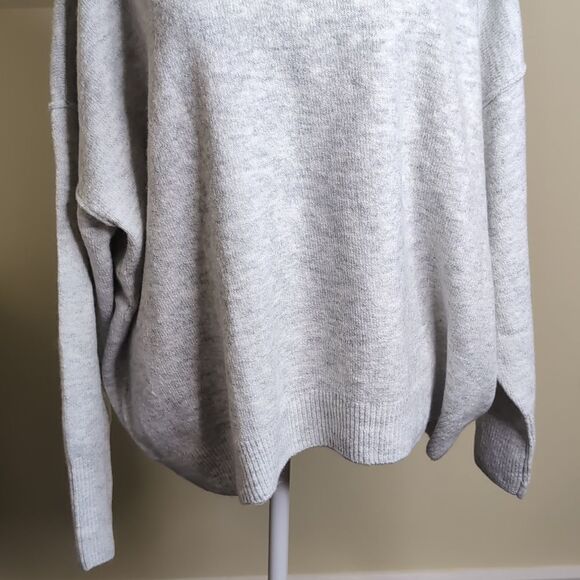 Vince Camuto XL Light Gray Silver Long Dolman Sleeve Turtle Neck Sweater, NEW - Picture 3 of 12